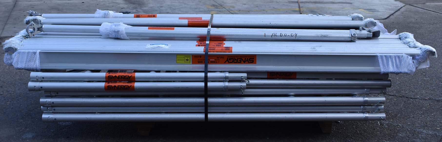 Aluminium Foldable Extendable Narrow Scaffold 4.2m (Height) 1.2m - 2.0m (Scaffold Length) (a)